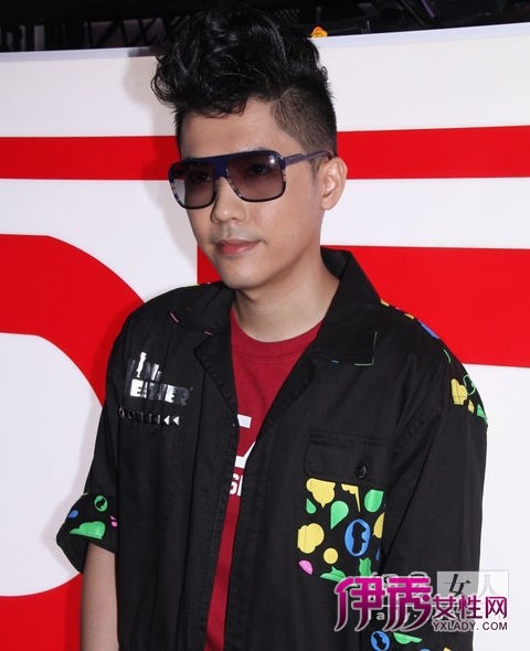 <em>男</em>明星追捧8款<em>发型</em> 摇滚风<em>最流行</em>_明星<em>发型</em>_美