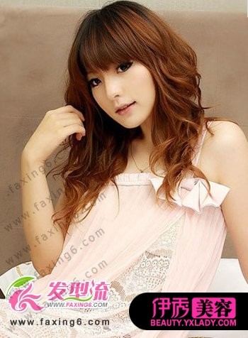 <em>百看不厌</em>女生烫发 魅力依旧迷人(8)_流行<em>发型</em>_