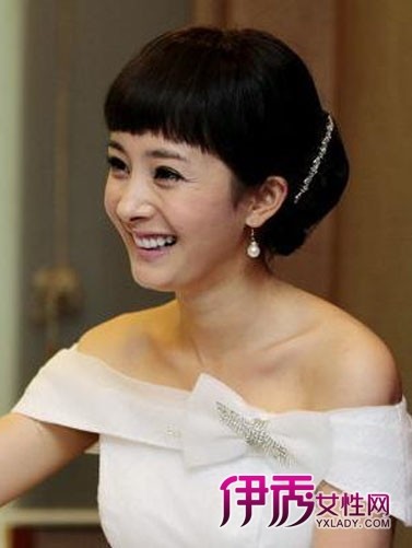 杨幂演绎新娘发型+变身古典佳人