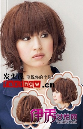 全方位展现日系中发烫发发型_流行发型_美容-伊
