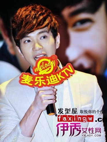 秋季大热潮流帅气男明星<em>纹理烫发型</em>_流行发型