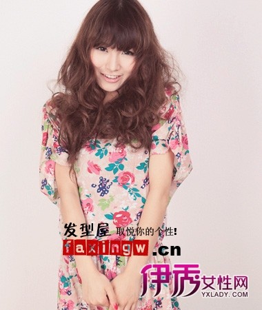 头顶蓬松的<em>中长发发型</em>图片_流行<em>发型</em>_美容-伊