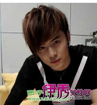 2012小男生<em>短发发型</em>图片