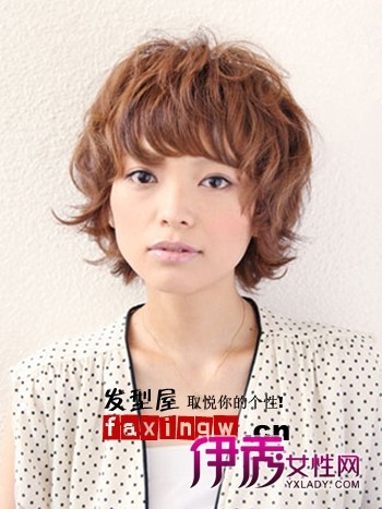 最新<em>圆脸短发发型</em> 冬季圆脸轻易修饰(2)_流行发