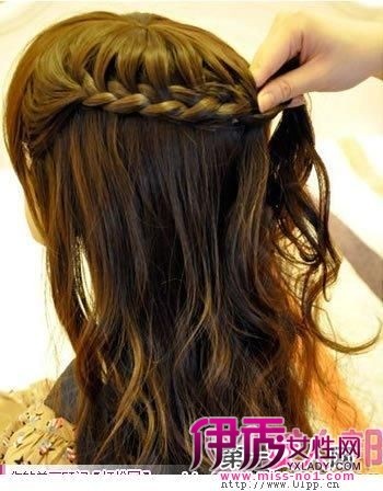 2012春季最新diy<em>编发发型</em>设计 编出时尚<em>女人</em>味