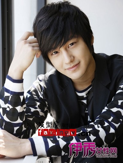 花美男金范为你展示各种风情<em>韩式纹理烫发型</em>(