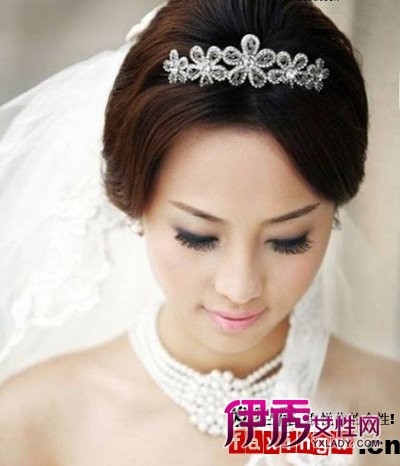 2012新娘发型图片+唯美新娘妆发型教程