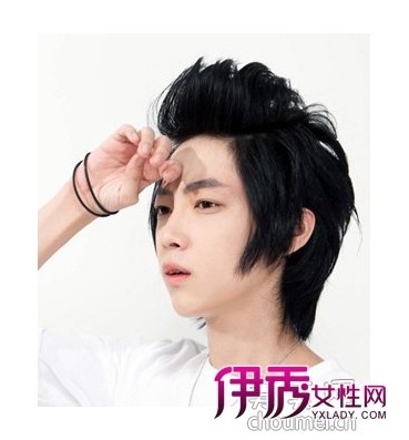 做个<em>时尚男</em>4款男生蓬松<em>直发</em>造型_流行<em>发型</em>_美