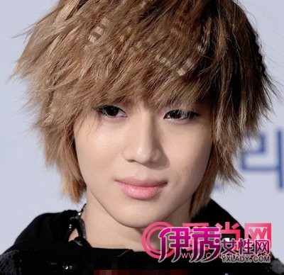 非主流男生<em>锡纸烫发型</em> 展示另类个性_流行<em>发型</em>