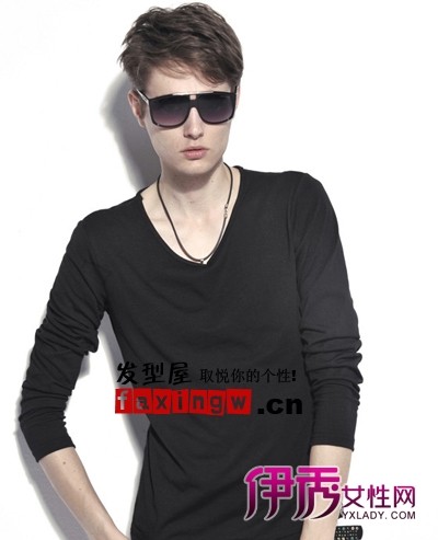 今年<em>男生流行发型</em> <em>日韩</em>风最受宠(4)_流行发型_