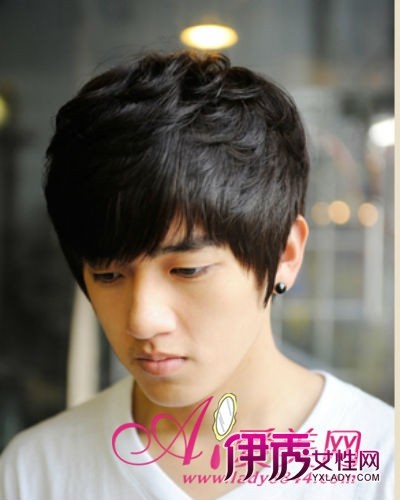 今年不仅是<em>女生发型流行黑发</em>