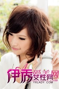 <em>额头</em>高发量少的女生<em>适合什么发型</em>(2)_流行发型