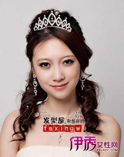 最新韩式<em>新娘发型</em> 轻松做<em>皇冠</em>公主_流行<em>发型</em>_