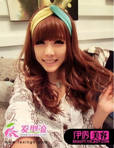 女生烫发+流行的时尚烫发