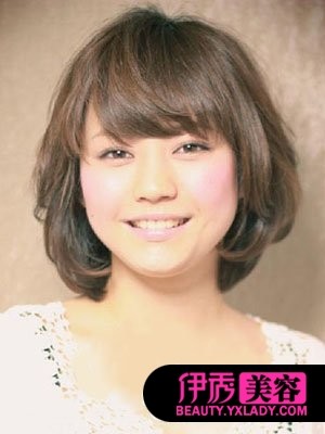 清秀乖巧的女生中短发发型_流行发型_美容-伊秀