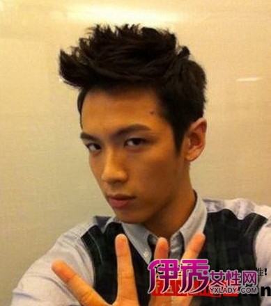 <em>柯震东发型叫什么</em> 精选柯震东英俊帅气短发_明