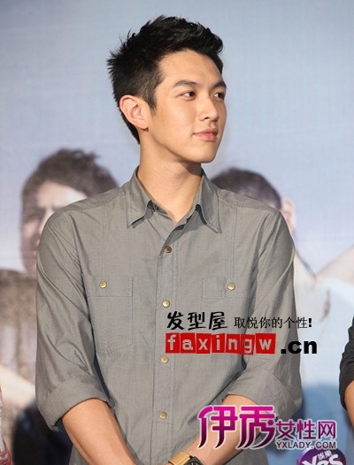<em>柯震东发型叫什么</em> 精选柯震东英俊帅气短发(5