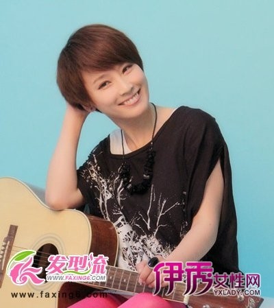 清新<em>短发发型</em>+彰显俏丽<em>女人</em>味