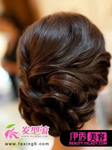 创意盘发发型尽显优雅气质