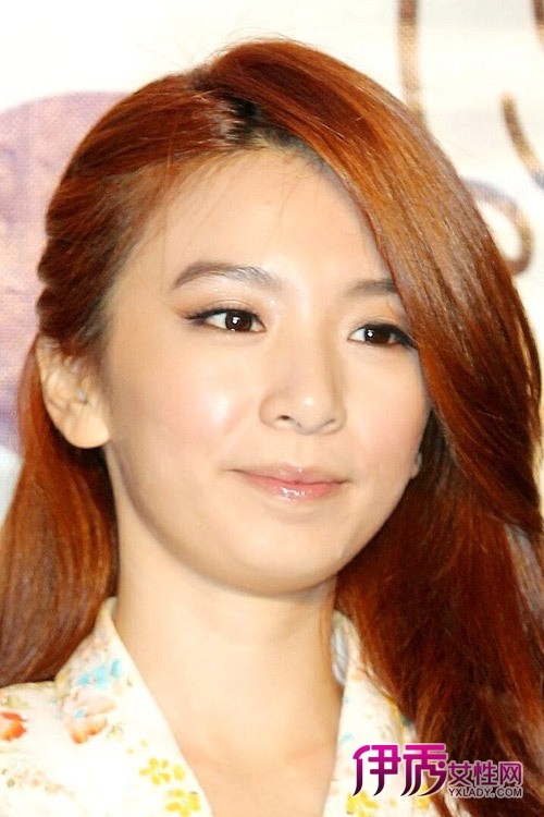 小脸女星示范<em>三七分发型</em>演绎百变风格_流行发