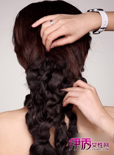 <em>韩式新娘发型图解</em> 编发盘发过程(3)_DIY发型_