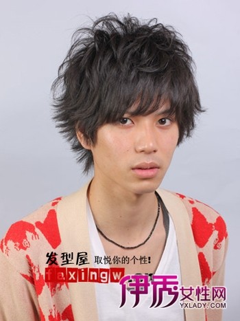 流行的蓬松是男生最实用的发型元素