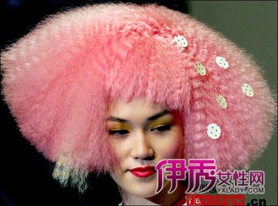 2011沙宣女生<em>烫发发型</em>图片整理 前卫个性_流