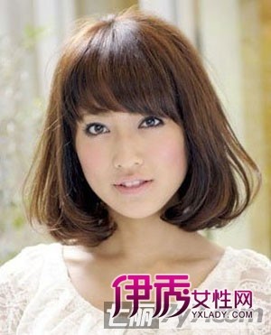 日本街拍圆脸女生发型适合圆脸的短波波头_流行