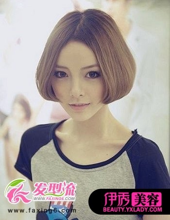 女生打造这款<em>中分短发发型</em>