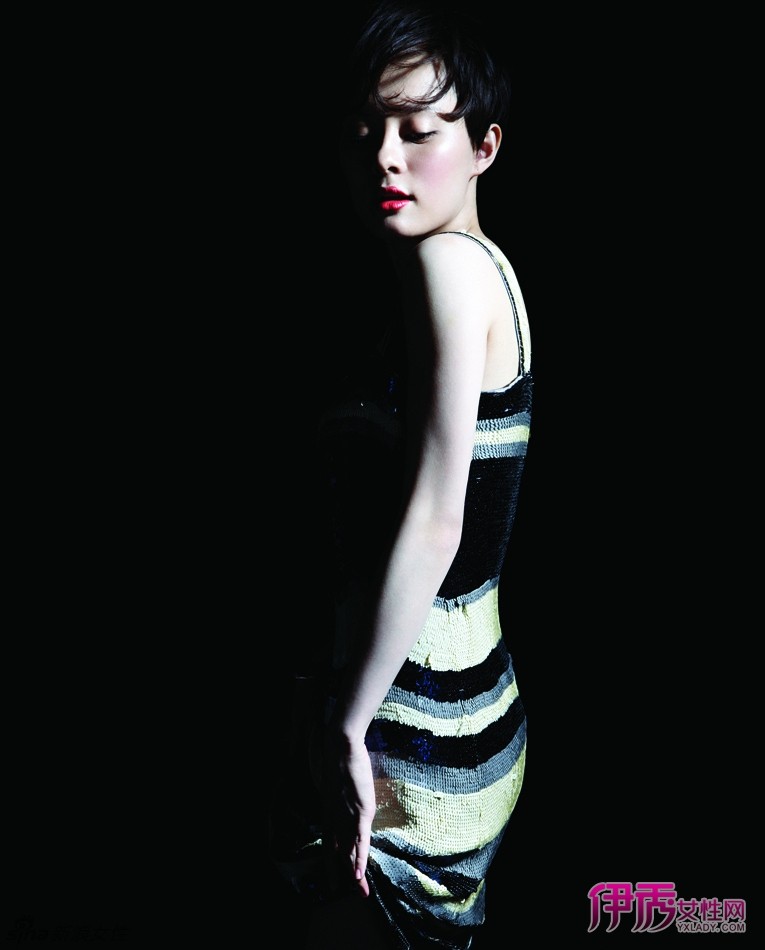  孙俪最新 复古时尚 大片  火热红唇美艳逼人_潮流