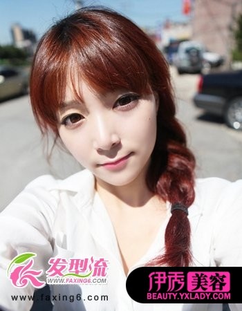 <em>齐腰</em>的<em>长发</em>,加入了大波浪<em>卷发发型</em>设计