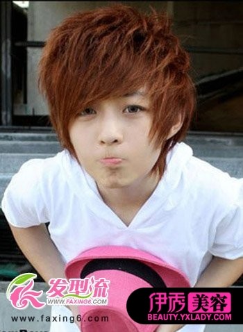 的纹理烫韩式男发