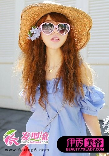 整款<em>麦穗烫发发型</em>给人一种很梦幻唯美的感觉