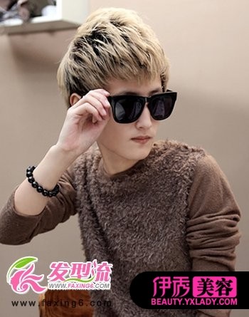 利用发蜡将纹理烫发型抓取出立体感