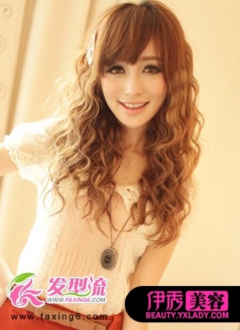 2013<em>中发</em>满<em>烫发型</em>女_满<em>烫发型图片</em>_长发满烫发型