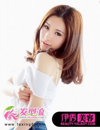 小脸女生<em>适合</em>的<em>中长发发型</em>图片_流行<em>发型</em>_美