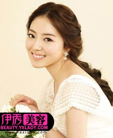 这款韩式新娘发型注重清新