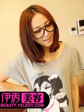 这款齐肩的短发发型设计