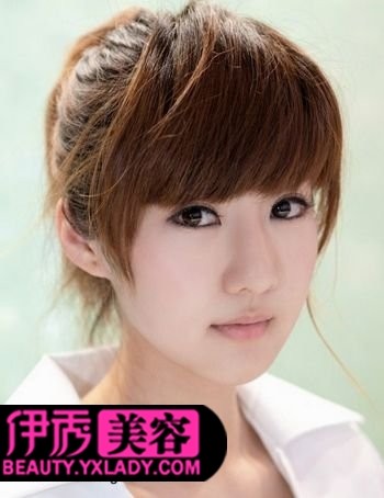 <em>女生</em>斜<em>刘海发型</em>+改善脸型的不足