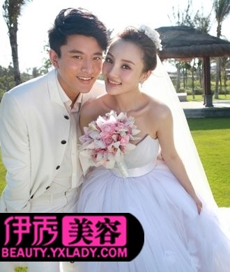 盘发新娘发型设计,本身就可以提升女生高雅的气