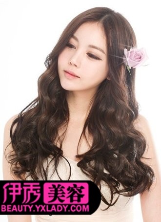 <em>中长发发型</em>+简单女生<em>发型</em>