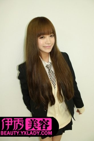 齐刘海+长直发发型