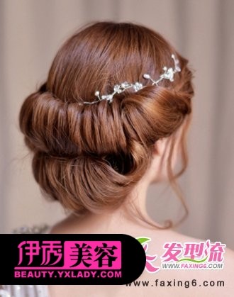 中式<em>新娘发型</em>+打造最美婚嫁时刻