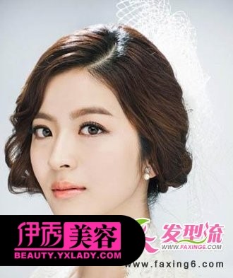 <em>新娘</em>盘发<em>发型设计</em> 流行美发型盘发教程