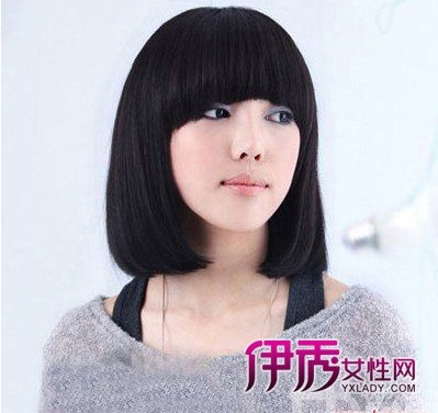 点评:韩式的<em>沙宣头</em>,减龄的齐刘海配上瘦脸的侧