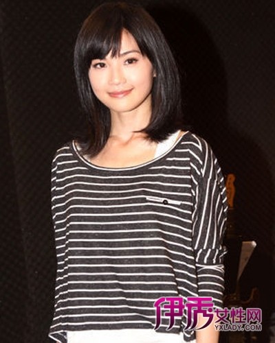 女明星时尚中长发发型巧遮圆脸_明星发型_美容-