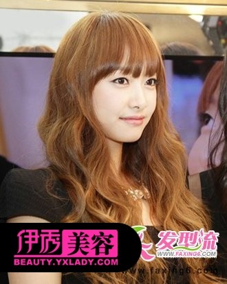 齐刘海长发卷发发型