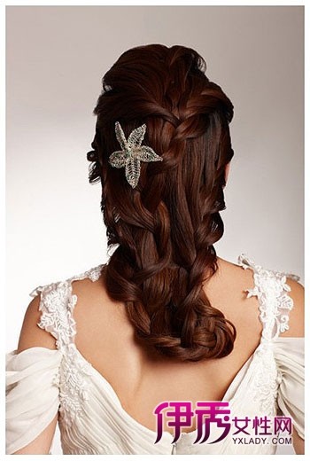 推荐:3款闪耀韩式<em>新娘编发发型</em>【图解】(4)_流