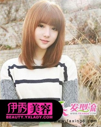 <em>直发梨花头发型</em>