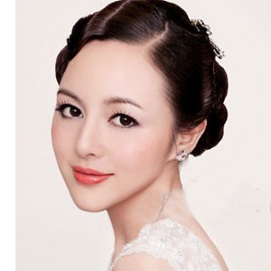 【图】<em>盘发发型</em> <em>最新</em>的韩式<em>盘发发型</em>扎法_bea